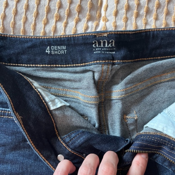 Jean shorts - Picture 2 of 3